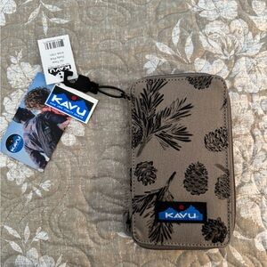KAVU Black & Tan Crossbody wallet, Pinecone Design. Phone not included